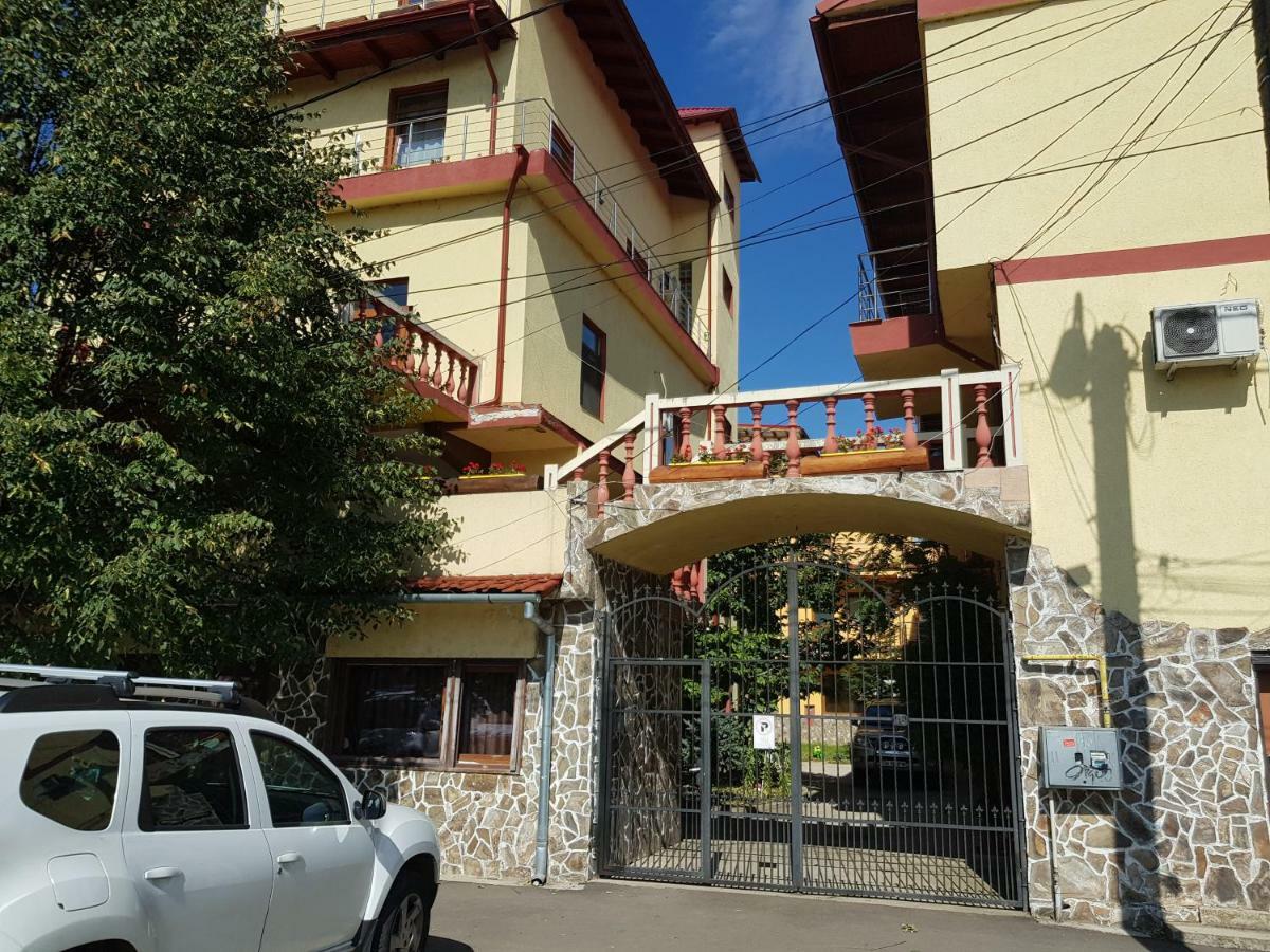 Casa Tiky Otel Temeşvar Dış mekan fotoğraf
