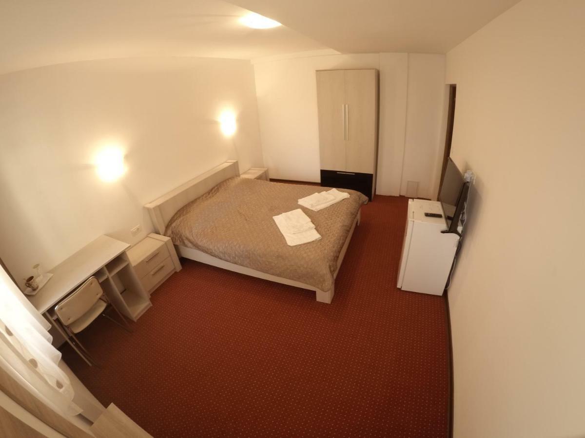 Casa Tiky Otel Temeşvar Dış mekan fotoğraf