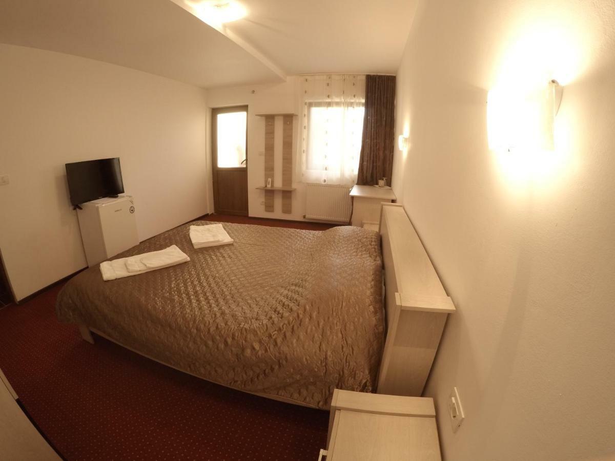 Casa Tiky Otel Temeşvar Dış mekan fotoğraf