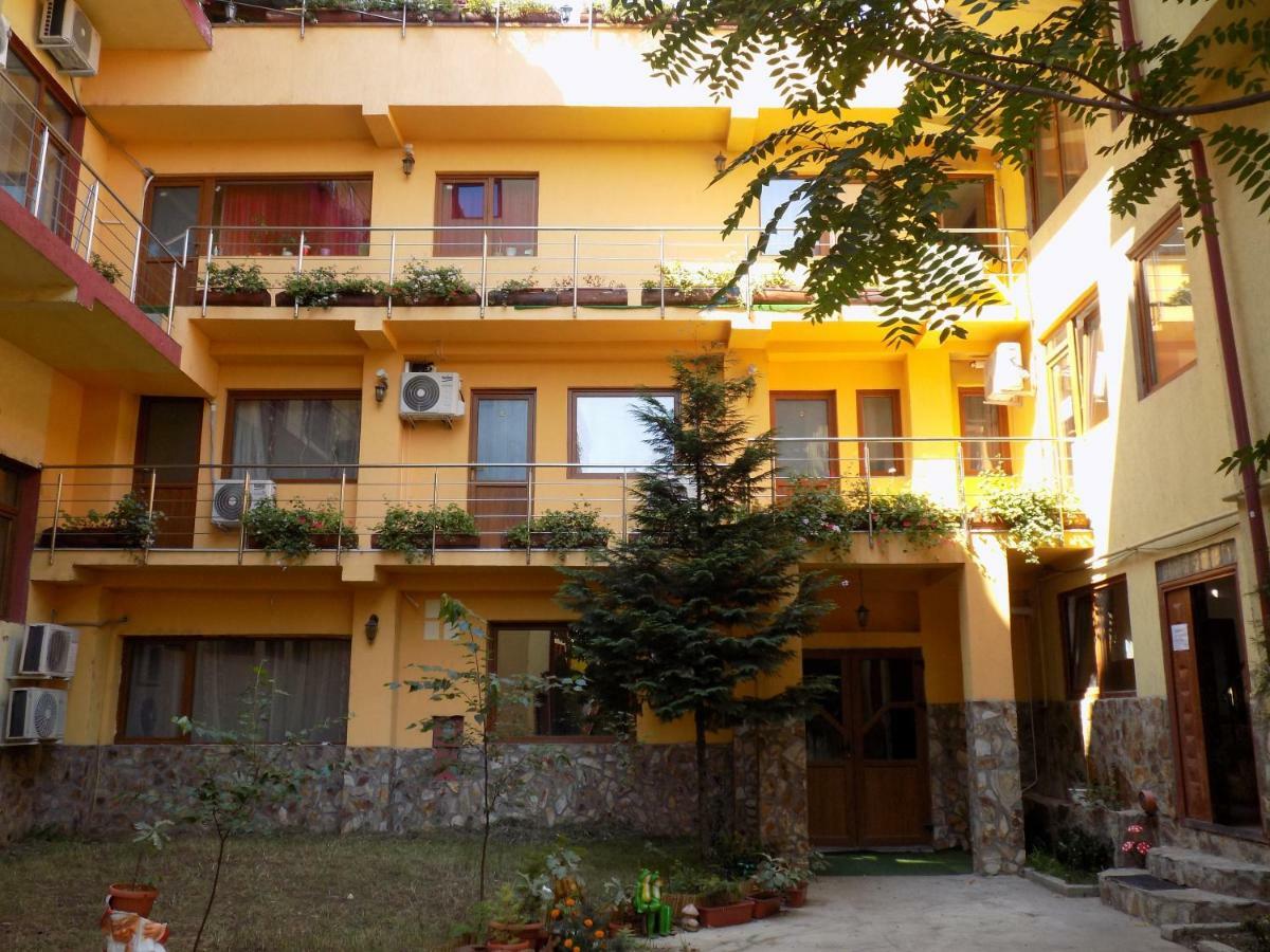 Casa Tiky Otel Temeşvar Dış mekan fotoğraf