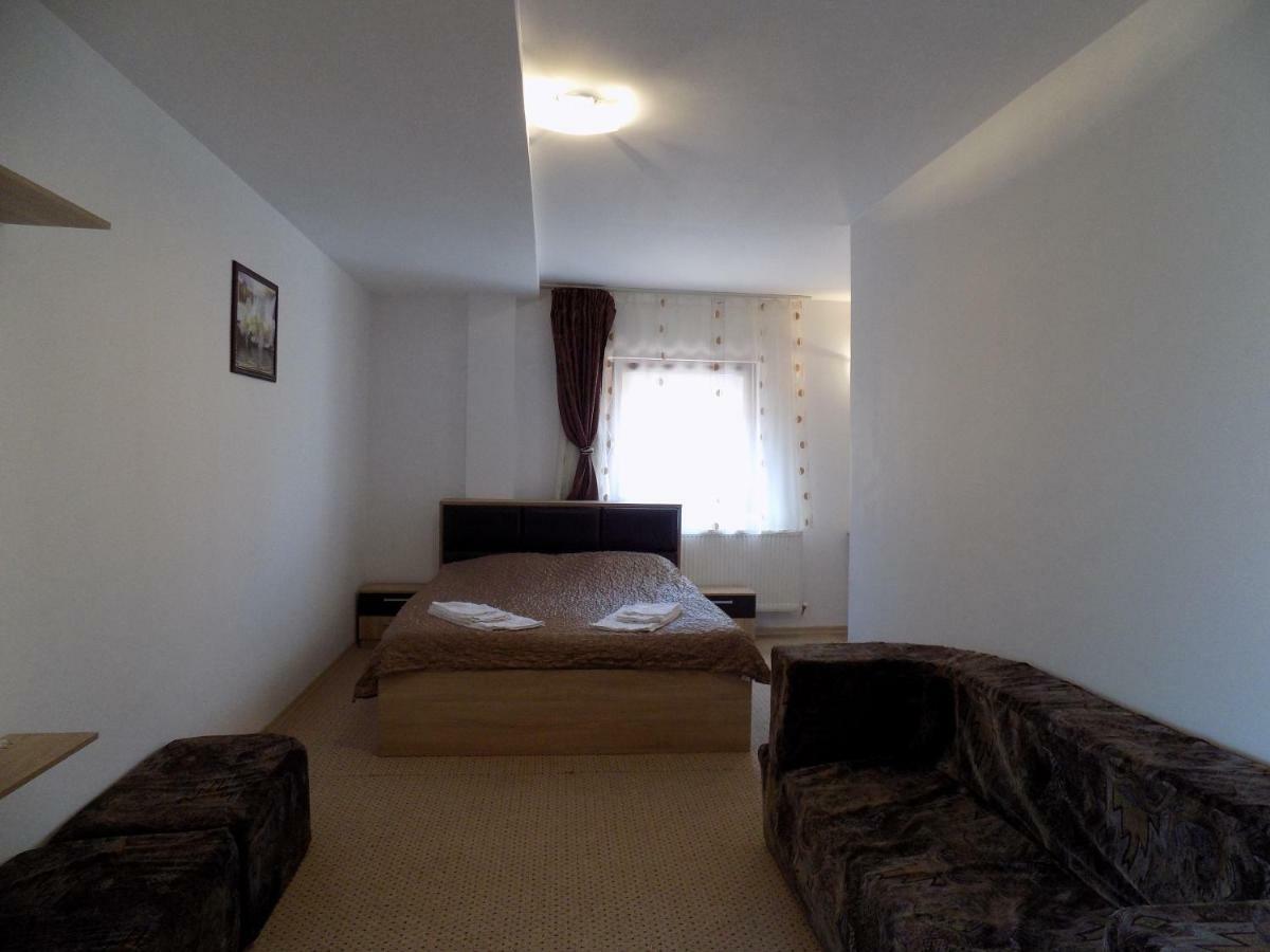 Casa Tiky Otel Temeşvar Dış mekan fotoğraf