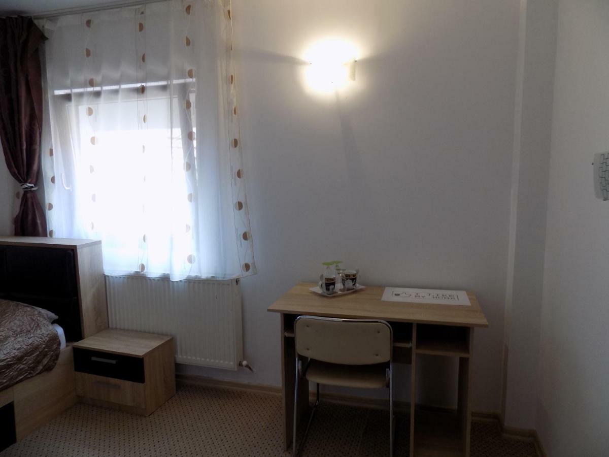 Casa Tiky Otel Temeşvar Dış mekan fotoğraf