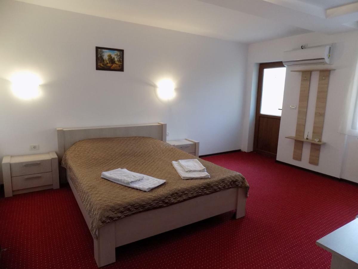 Casa Tiky Otel Temeşvar Dış mekan fotoğraf